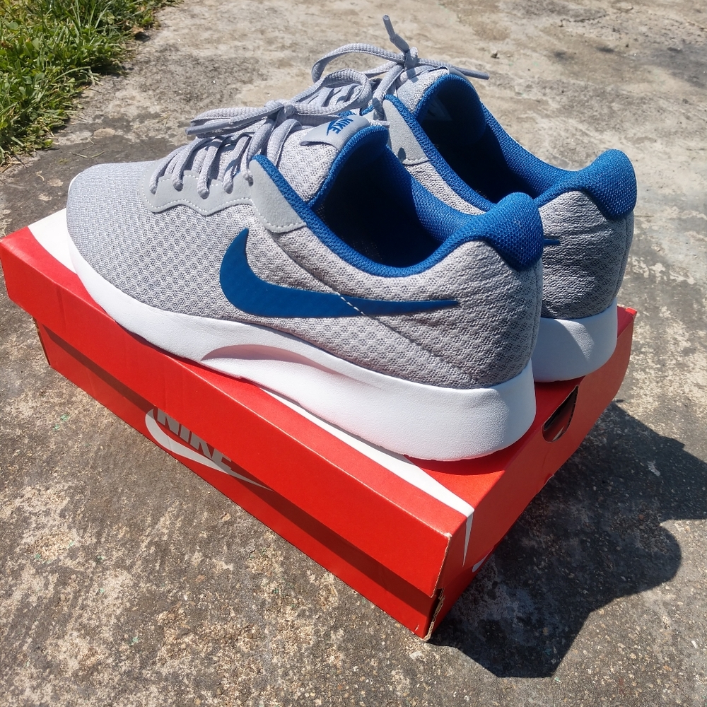 NIKE

Tanjun, Wolf Grey/gym Blue/white